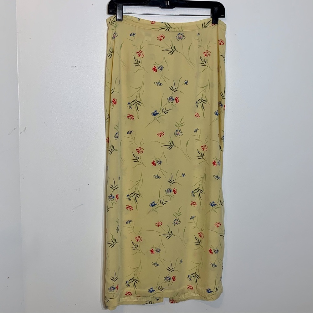 EUC Vintage feel yellow floral print skirt
